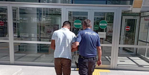 Cami hırsızı yakayı ele verdi