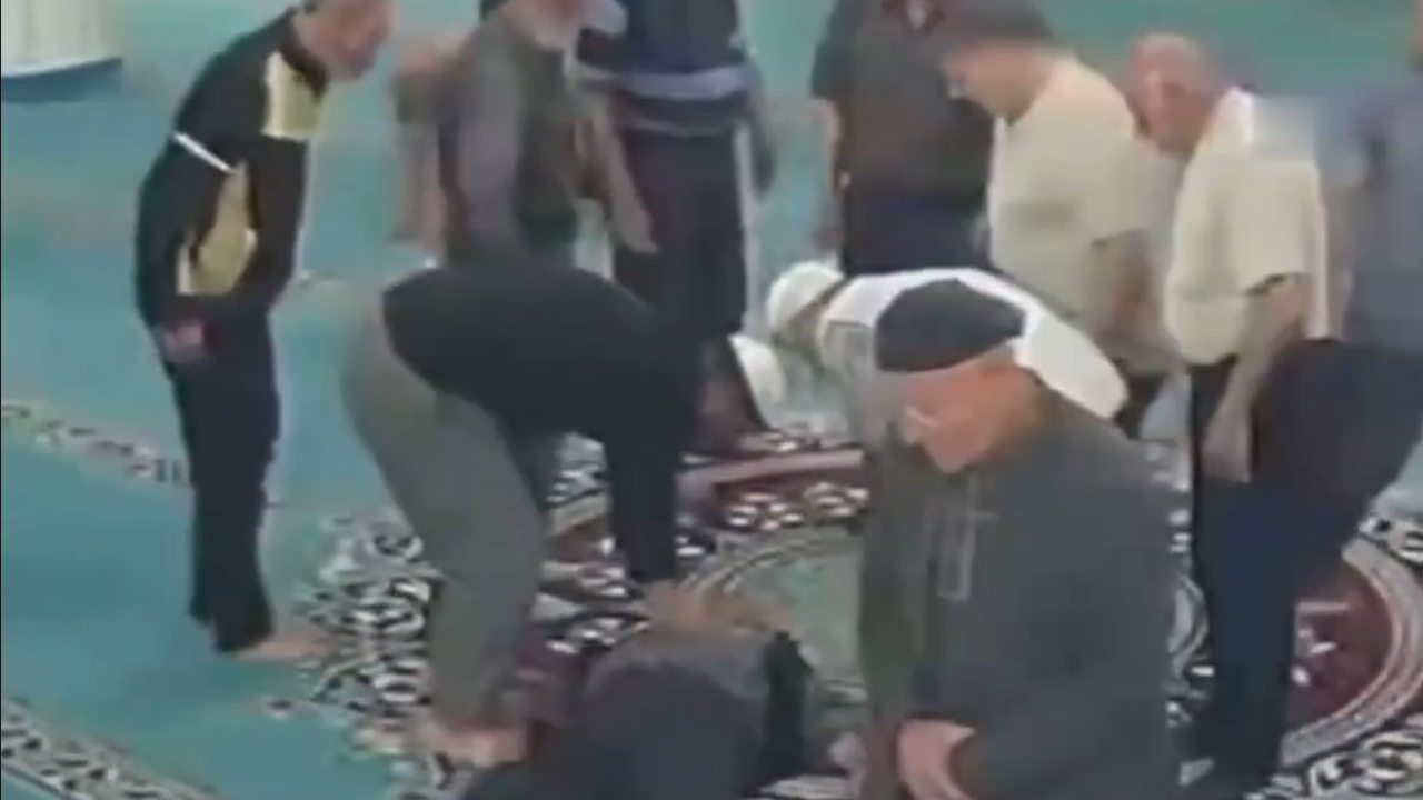 Cami imamı, kalp krizi geçiren vatandaşı böyle kurtardı