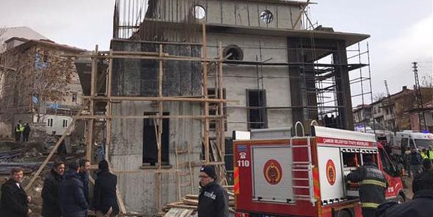 Cami inşaatı çöktü, 3 işçi yaralandı