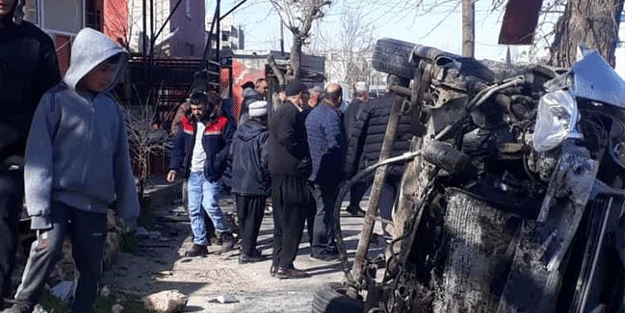 Cami merdivenlerine çarpıp devrildi: Yaralılar var