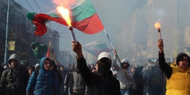 Cami saldırısına kınama