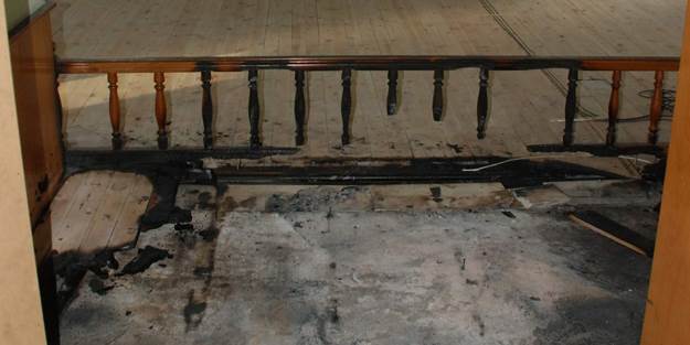 Camide çıkan yangın ucuz atlatıldı