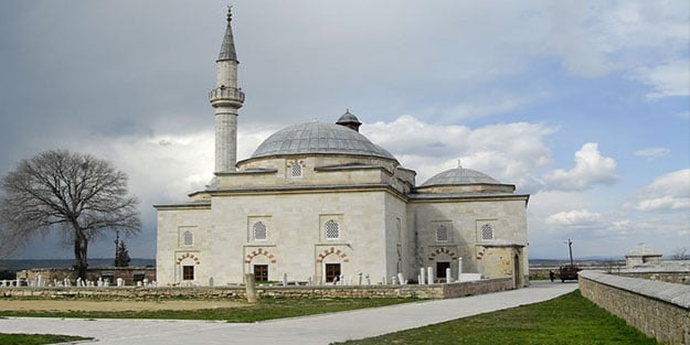 Camide çocuklara tekvando dersi