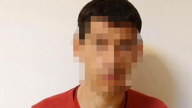 Camide hırsızlık yapıp dua etti