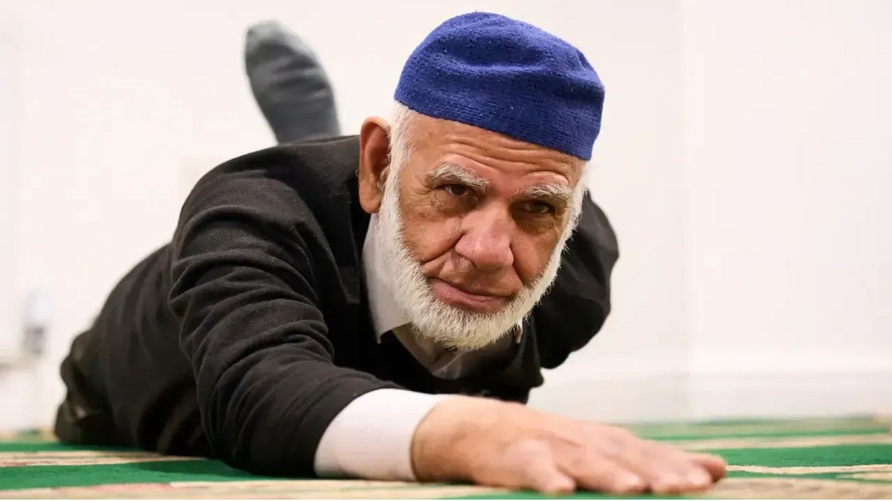 Camide namaz sonrası pilatesi cemaat çok sevdi!