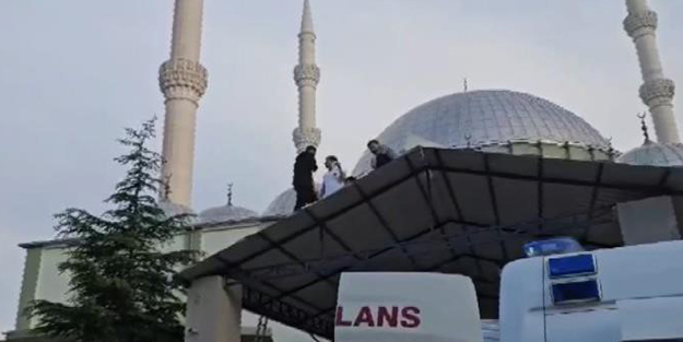 Camide tadilat sırasında bacağı kesilen işçi yaralandı