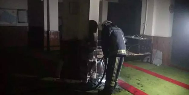 Camide yangın! Bir anda alev aldı