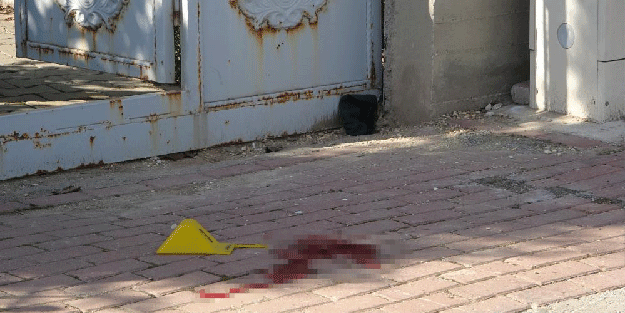 Camiden evine dönerken başından vurdular!