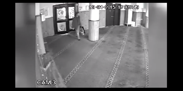 Camiden Kuran-ı Kerim çalıyor! - VIDEO