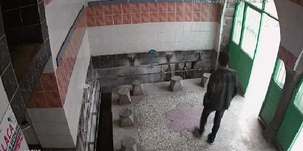 Camiden musluk hırsızlığı kameraya takıldı