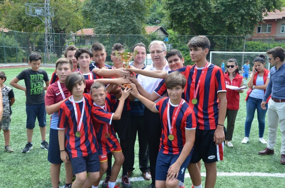 Camiler arası futbol turnuvası düzenlendi 