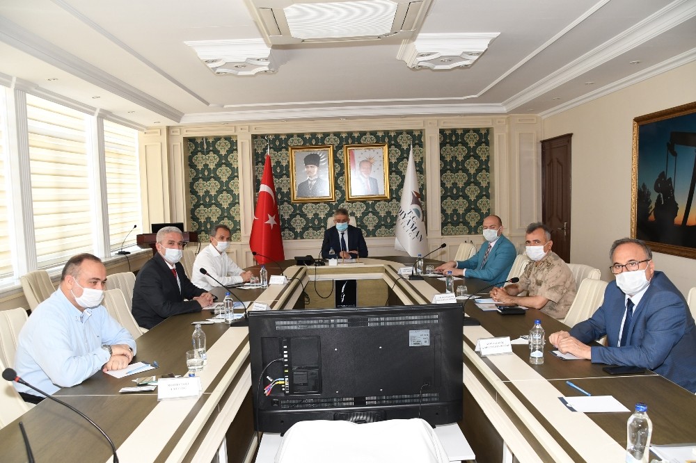 Camilerin ibadete açılmasıyla ilgili toplantı yapıldı 