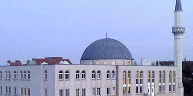 Camiye alçak saldırı! İkinci kez Avrupa'nın göbeğinde...