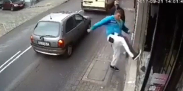 Camiye saldıran ırkçı hayatının şokunu yaşadı