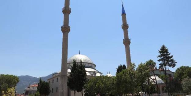Camiye saldırıda 2 gözaltı