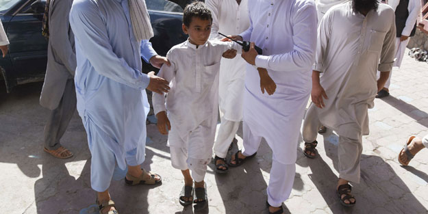 Camide bomba patladı: 4 ölü