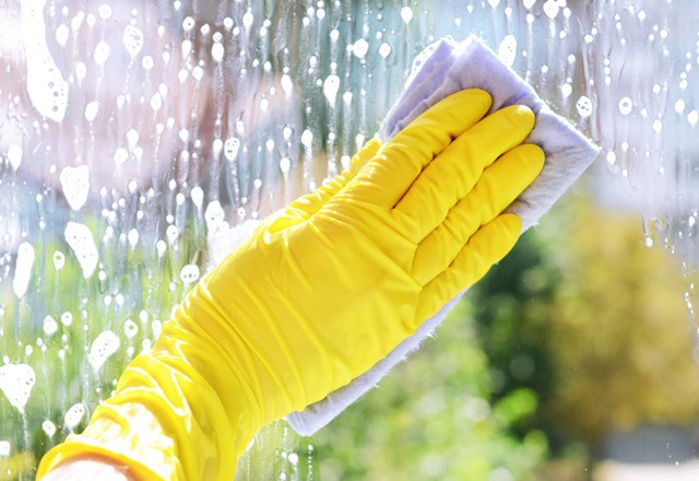 Camları zahmetsizce silmenin yolları