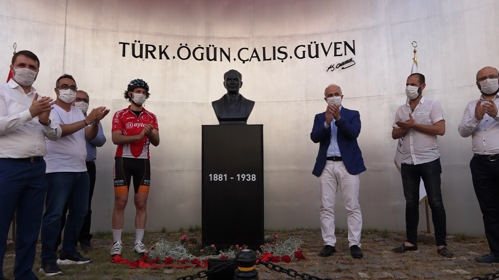 Çamlıbel’e yeni Atatürk büstü 