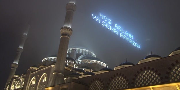 Çamlıca Camii’nde ilk teravih namazı