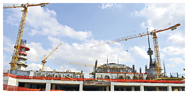 Çamlıca Camii'nin minareleri yükseliyor