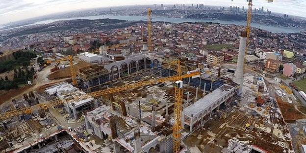 Çamlıca Camisi'ne yoğun ilgi