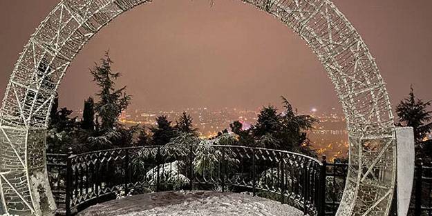 Çamlıca tepesi beyaza büründü
