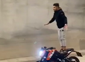 Çamlıca Tüneli'nde motosikletliler tehlike saçtı!