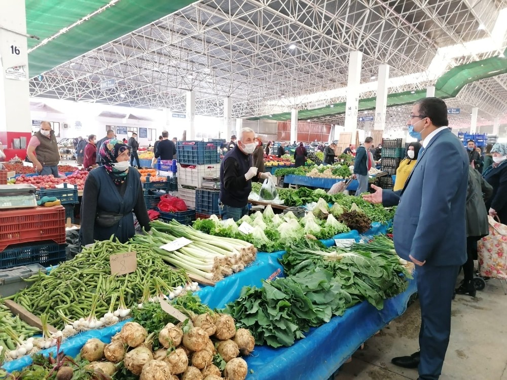Çan Belediye Başkanı Öz, pazarda korona virüs tedbirlerini inceledi 