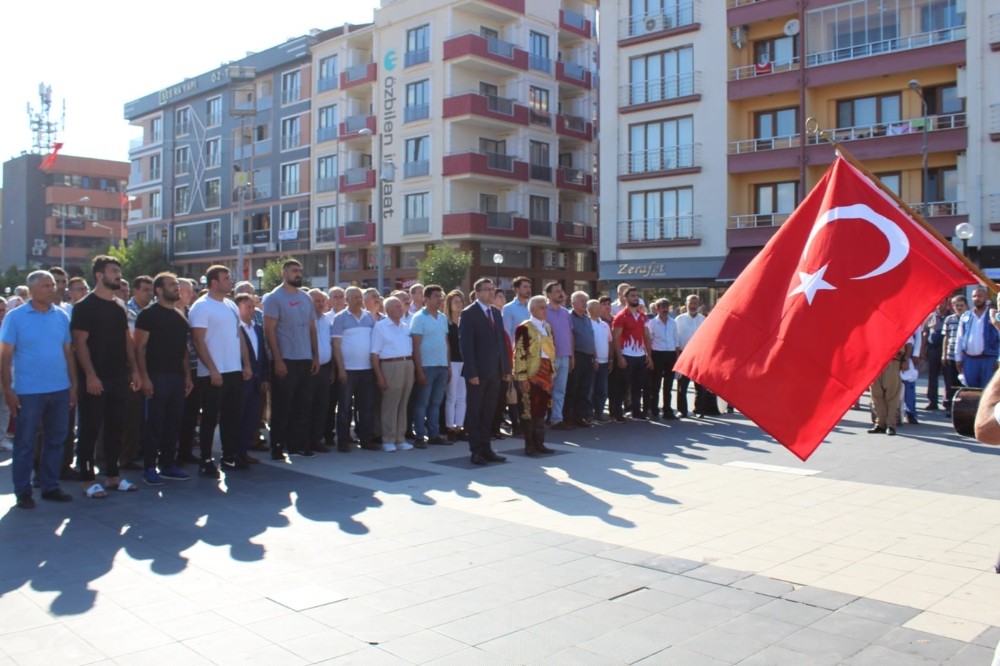 Çan Belediyesi 8. Yağlı Güreş Festivali kortej yürüyüşü ile başladı 