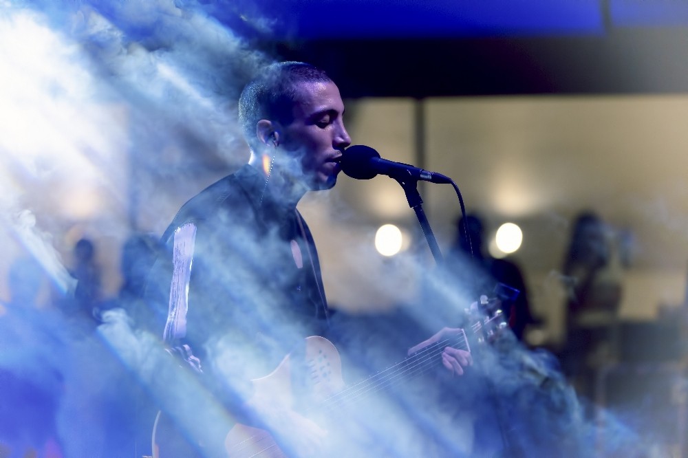 Can Bonomo Grup Gündoğarken ile birlikte sevenleriyle buluştu 