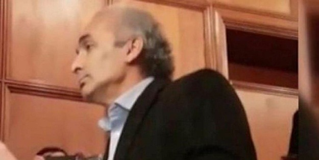 Can Dündar'ı protesto eden gazeteciye alçak saldırı!