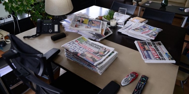 Can Dündar'ın masasında dikkat çeken detay