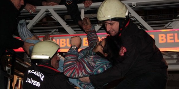 Can pazarı yaşandı! Üsküdar'da yangın