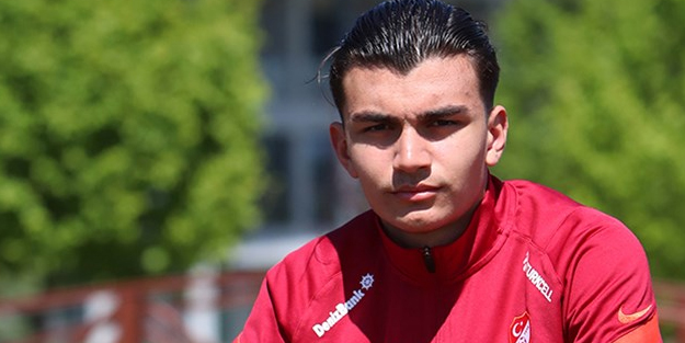 Can Uzun! Transfer için yeni hamle sürüyor: performans nedeniyle tahmini maliyeti yok artık dedirtti! Bu takımda tamamını..