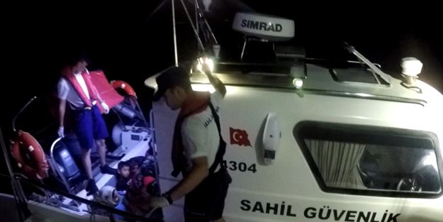 Çanakkale açıklarında 13 düzensiz göçmen kurtarıldı