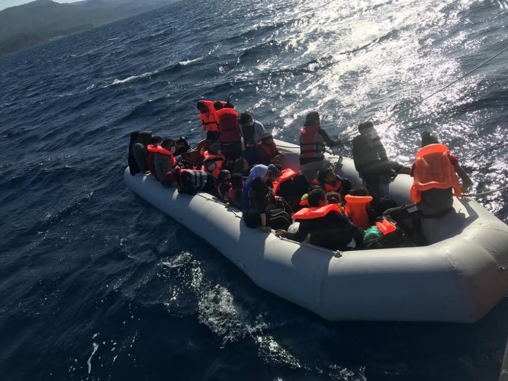 Çanakkale açıklarında 29 mülteci kurtarıldı 