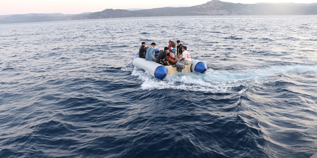 Çanakkale açıklarında düzensiz göçmenler yakalandı