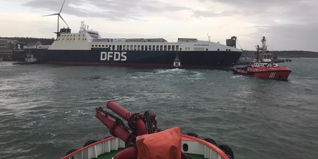 Çanakkale açıklarında Ro-Ro gemisinde yangın