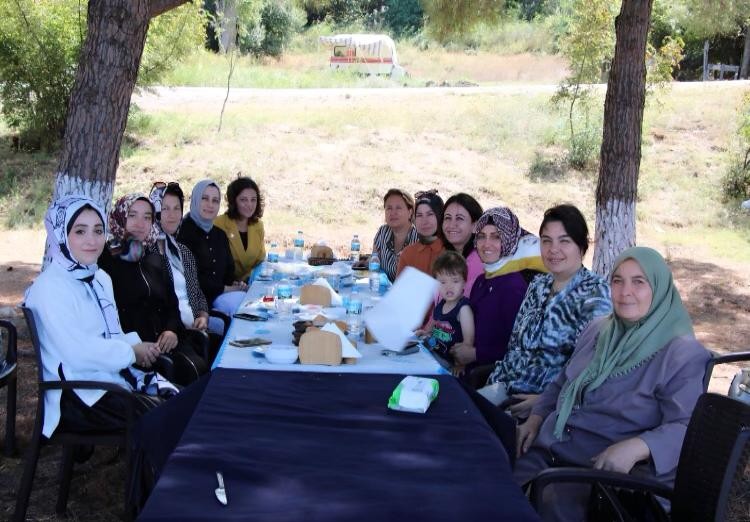 Çanakkale AK Parti teşkilatında başkan eşleri buluştu 