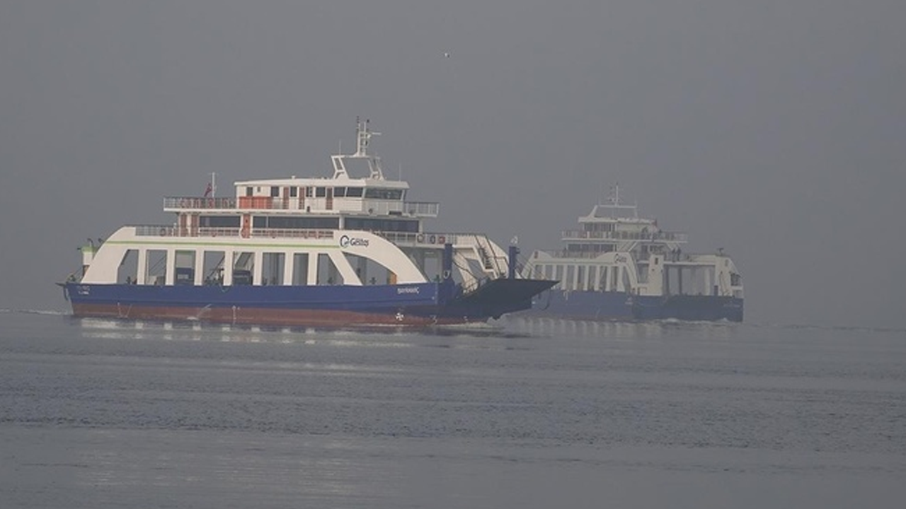Çanakkale Boğazı gemi geçişlerine tek yönlü açıldı
