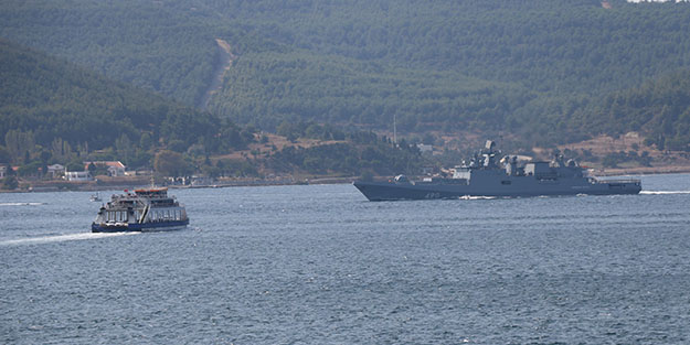 Çanakkale Boğazı'nda dikkat çeken görüntü! Rus savaş gemileri...