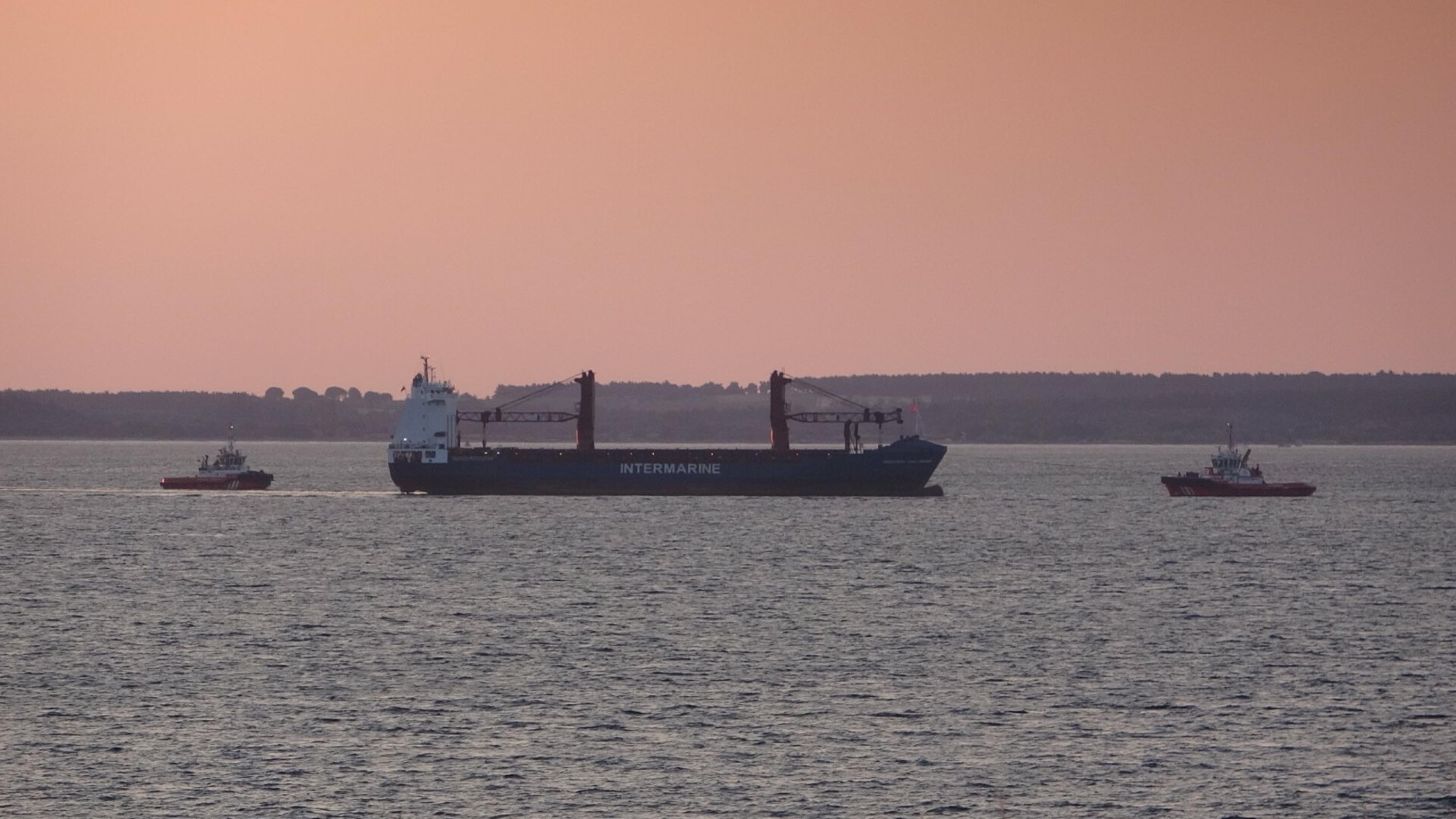 Çanakkale Boğazı’nda sıcak saatler!