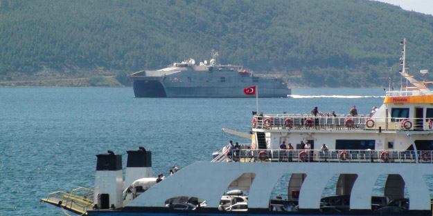 Çanakkale Boğazı'ndan geçen ABD savaş gemisi Ege'ye çıkış yaptı