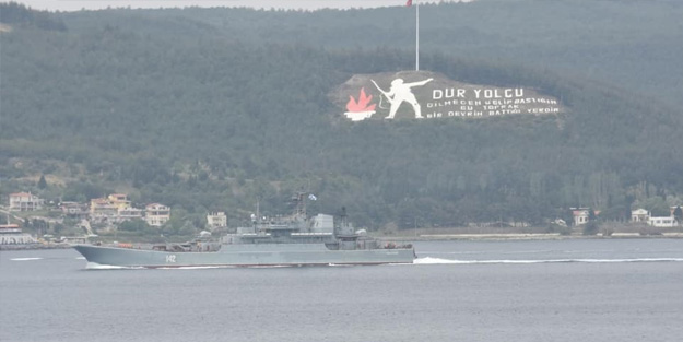 Çanakkale Boğazı’nda savaş gemisi trafiği!