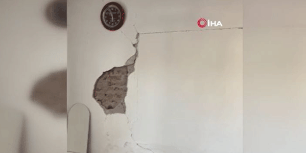 Çanakkale depreminde bazı evlerde çatlak oluştu!