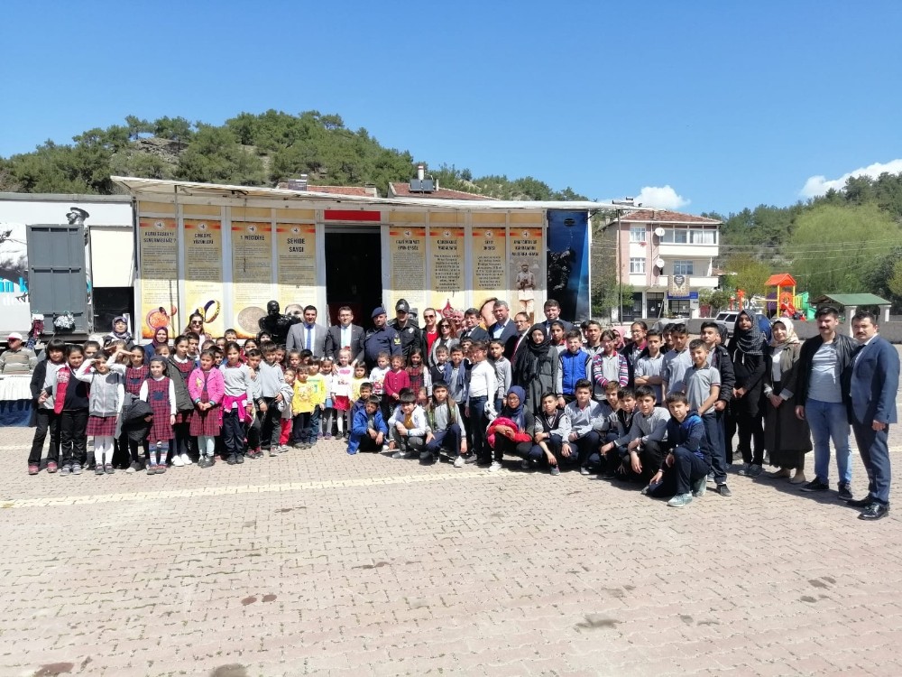 Çanakkale Gezici Müzesi, Hanönü’nde ziyarete açıldı 