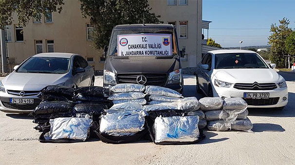 Çanakkale İl Jandarma Komutanlığı'nın pususuna düştüler