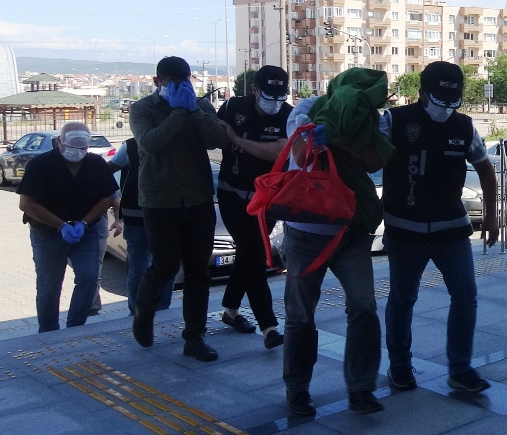 Çanakkale merkezli 4 ilde kaçak içki operasyonu 