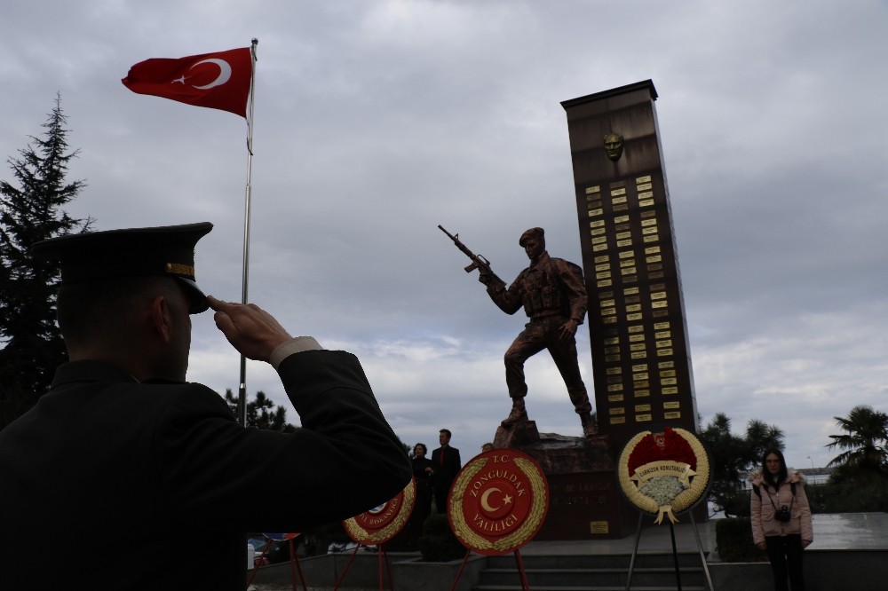 Çanakkale şehitleri anıldı 