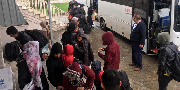 Çanakkale'de 25 düzensiz göçmen yakalandı
